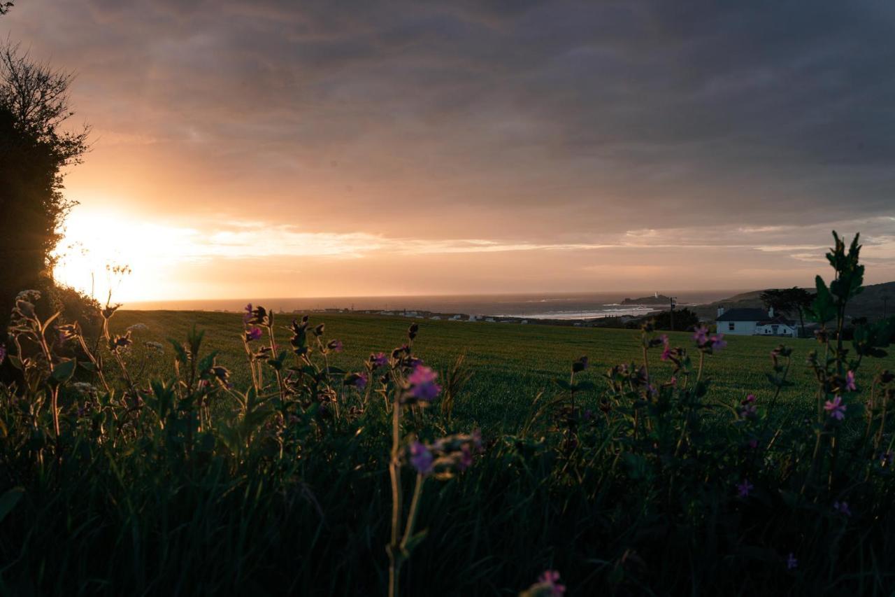 Spacious Sea-View Apt. Overlooking St Ives Bay Gwithian Buitenkant foto
